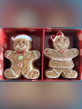 Christmas Traditions Gingerbread Salt & Pepper Set